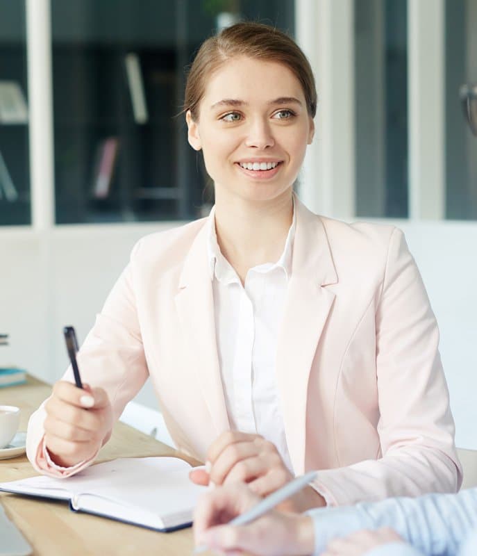 HR consultant in conversation with a client